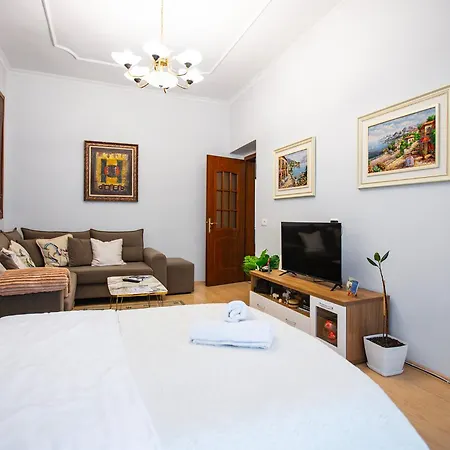 Center - Zogu I Boulevard Apartment Tirana